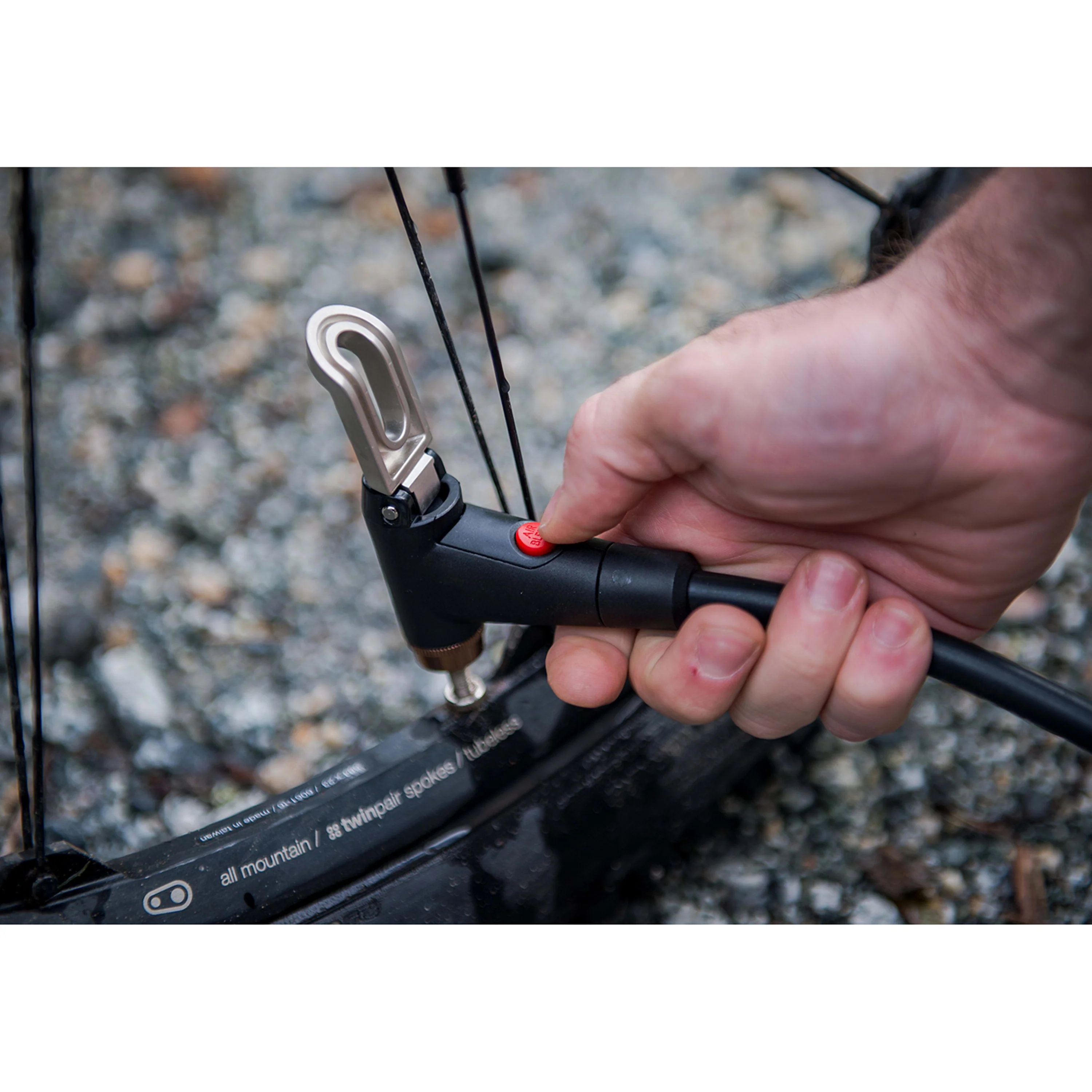 Blackburn Chamber Tubeless Floor Pump - Image 6