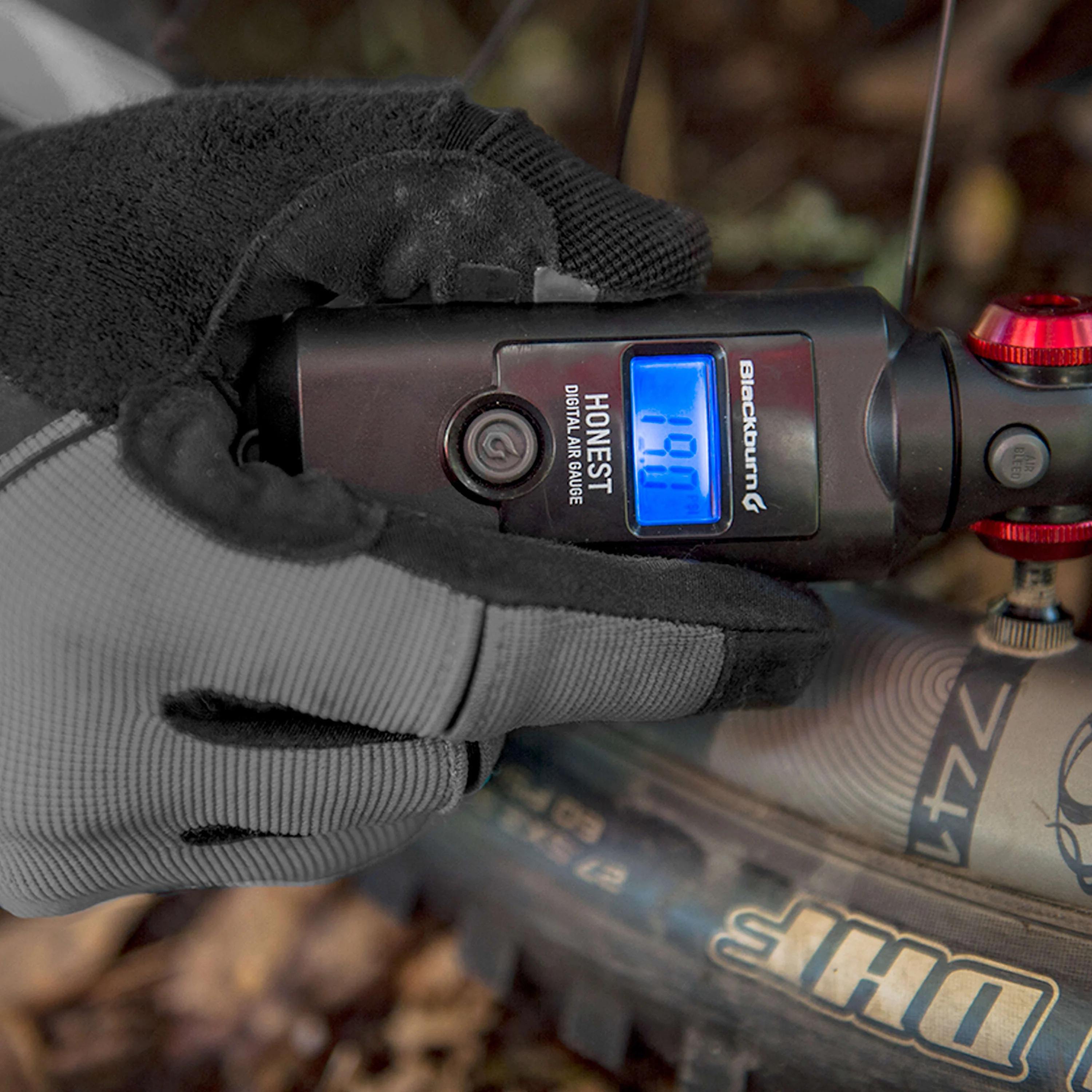 Blackburn Honest Digital Pressure Gauge - Image 3