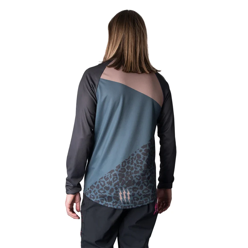Muc-off Technical Riders Long Sleeve Jersey - Grey / Stone Leopard - Image 2
