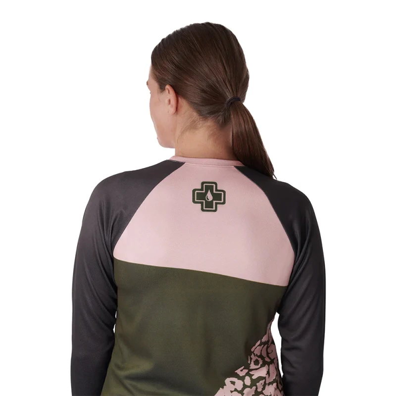 Muc-off Riders Womens Long Sleeve Jersey Leopard - Green / Pink - Image 2